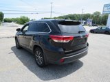 Used 2019 Toyota Highlander XLE image 3