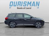 Used 2017 Nissan Pathfinder Platinum image 2