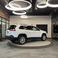 Used 2021 Jeep Cherokee Latitude image 3