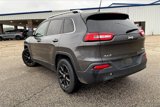 Used 2016 Jeep Cherokee Latitude image 3