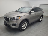 Used 2017 Kia Sorento LX image 2