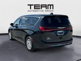 Used 2023 Chrysler Pacifica Touring-L image 5