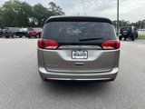 Used 2018 Chrysler Pacifica Touring Plus image 4