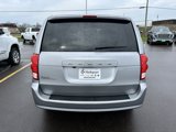 Used 2018 Dodge Grand Caravan SE image 3