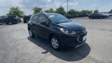 Used 2022 Chevrolet Trax LT w/ LT Convenience Package image 2