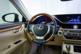 Used 2013 Lexus ES 300h image 4