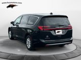 Used 2023 Chrysler Pacifica Touring-L image 6