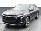 Used 2025 Chevrolet Trax LT w/ LT Convenience Package image 3