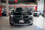 Used 2022 Volvo XC40 T4 Momentum image 2