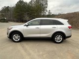 Used 2017 Kia Sorento LX w/ LX Convenience Package image 2