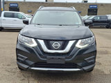 Used 2017 Nissan Rogue SV image 2