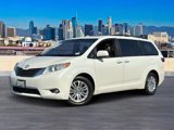 Used 2017 Toyota Sienna XLE image 2