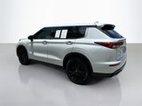 Used 2023 Mitsubishi Outlander SE Black Edition image 5