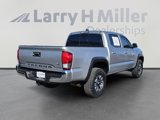 Used 2017 Toyota Tacoma TRD Off-Road image 5