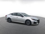 Used 2024 Nissan Altima 2.5 SV image 2