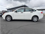 Used 2010 Ford Focus SE image 2