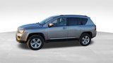 Used 2017 Jeep Compass Latitude image 4