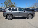 Used 2022 Nissan Rogue SV image 3