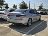 Used 2018 Toyota Camry XLE image 3