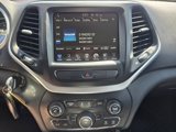 Used 2015 Jeep Cherokee Trailhawk image 2