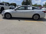 Used 2024 Nissan Altima 2.5 SV image 4