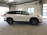 Certified 2019 Toyota Highlander XLE image 2