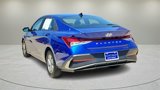 Used 2025 Hyundai Elantra SE image 5