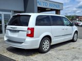 Used 2014 Chrysler Town & Country Touring image 3