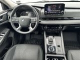 Used 2022 Mitsubishi Outlander ES image 2