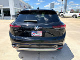 Used 2022 Buick Envision Essence w/ Technology Package II image 4