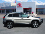 Used 2017 Jeep Cherokee Trailhawk image 3