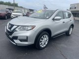 Used 2017 Nissan Rogue S image 2