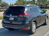Used 2017 Nissan Rogue SV image 3