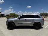 Used 2017 Jeep Grand Cherokee Altitude image 4