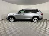Used 2022 Volkswagen Atlas SE image 2