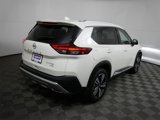 Used 2021 Nissan Rogue Platinum image 3