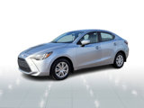 Used 2019 Toyota Yaris L image 2