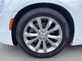 Used 2018 Chrysler 300 Touring L image 4