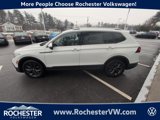 Used 2022 Volkswagen Tiguan SE image 3