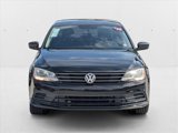 Used 2016 Volkswagen Jetta SE image 2