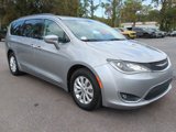 Used 2017 Chrysler Pacifica Touring-L image 3