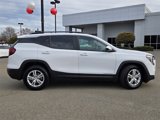 Used 2022 GMC Terrain SLE w/ Driver Convenience Package image 5