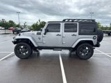 Used 2018 Jeep Wrangler Unlimited Sahara image 2