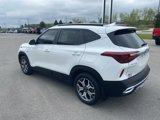Used 2022 Kia Seltos EX image 3