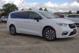 New 2025 Chrysler Pacifica Select w/ Uconnect Theater Family Group image 4