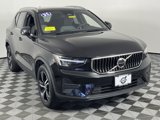 Certified 2025 Volvo XC40 B5 Core image 2
