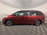 Used 2018 Toyota Sienna LE image 3