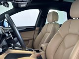 Certified 2024 Porsche Macan image 5