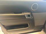 Used 2018 Land Rover Range Rover Sport HSE image 3