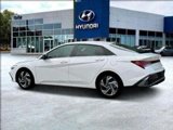 New 2025 Hyundai Elantra SEL image 4